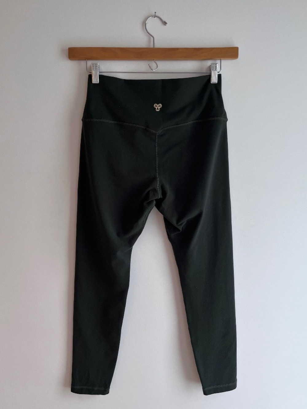 TNA Golden leggings in green - Size 12 - Aritzia